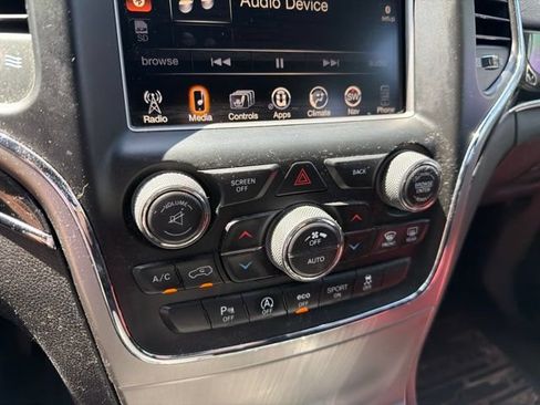 Used 2017 Jeep Grand Cherokee Trailhawk AWD/4WD image 13