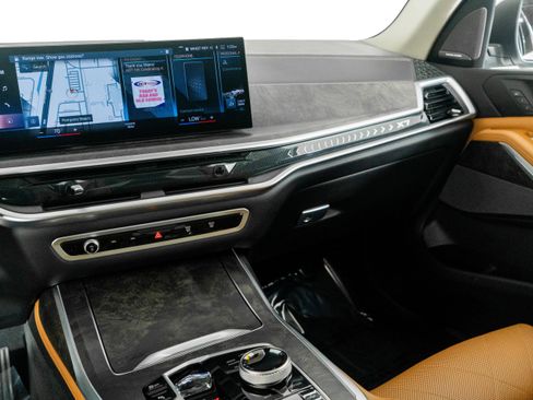 Used 2023 BMW X7 xDrive40i w/ Premium Package image 28