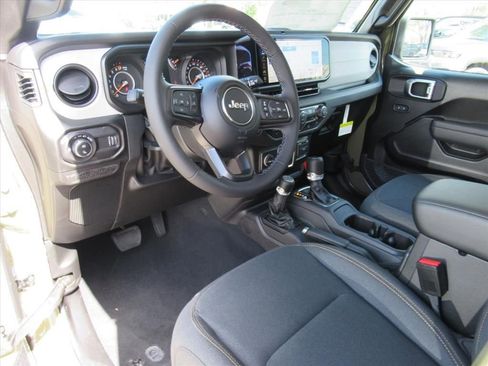 New 2026 Jeep Gladiator Sport image 15