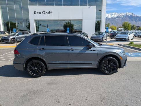 Used 2024 Volkswagen Tiguan SE R-Line AWD/4WD image 2