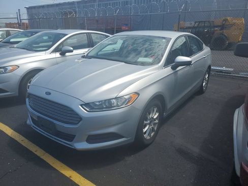 Used 2016 Ford Fusion S FWD image 3