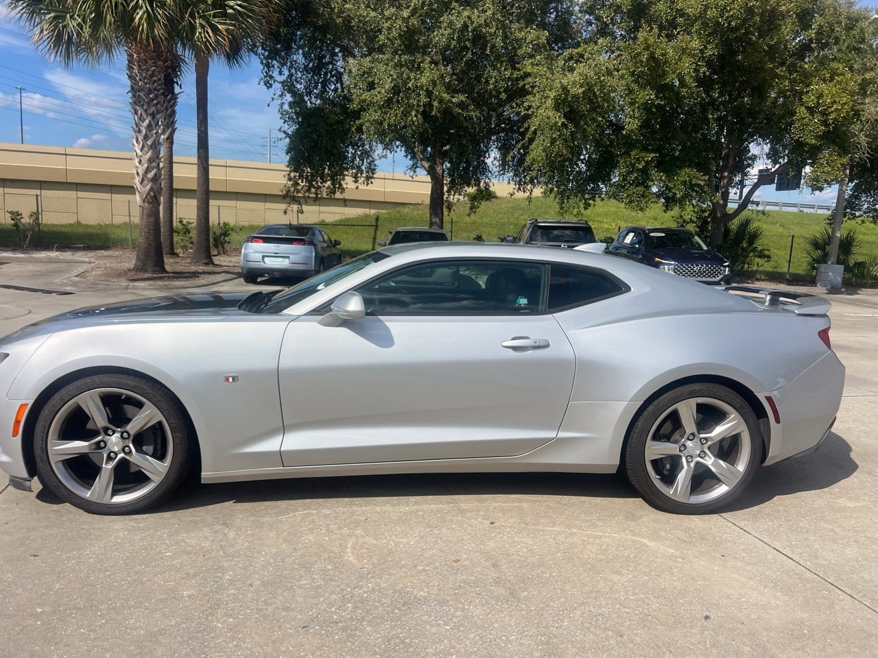 Used 2018 Chevrolet Camaro SS RWD image 2