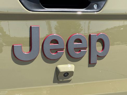 New 2026 Jeep Gladiator Rubicon w/ Steel Power Dome Hood Package AWD/4WD image 26