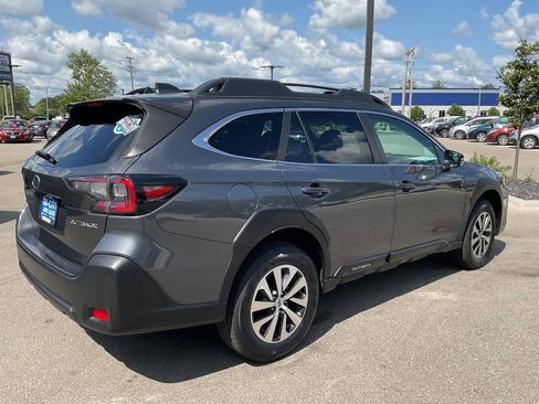 Used 2023 Subaru Outback Premium AWD/4WD image 7