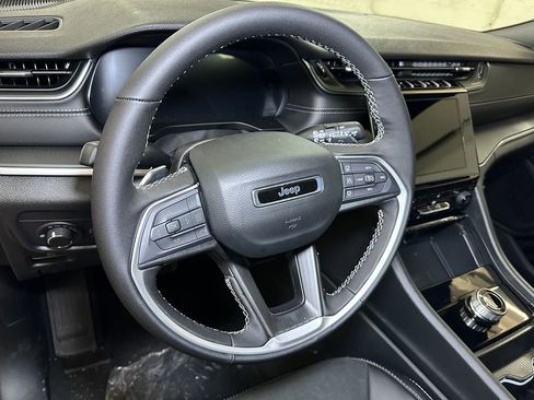 New 2025 Jeep Grand Cherokee Laredo image 20