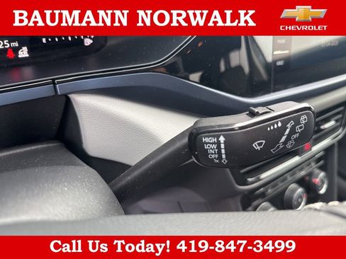 Used 2023 Volkswagen Taos SE FWD image 12