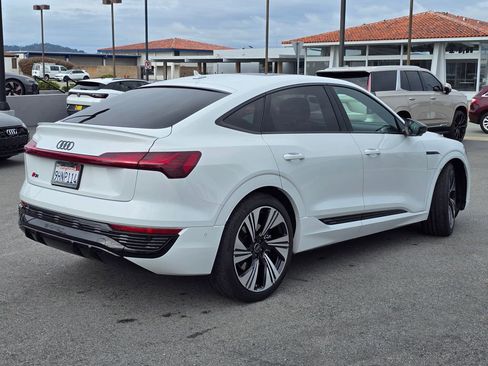 Used 2024 Audi Q8 e-tron Prestige w/ Prestige Package AWD/4WD image 3