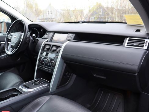 Used 2019 Land Rover Discovery Sport HSE AWD/4WD image 22