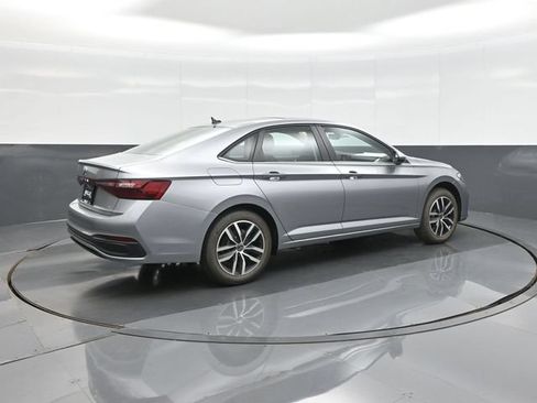 New 2026 Volkswagen Jetta SE FWD image 7