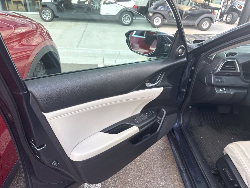 Used 2019 Honda Insight Touring image 2