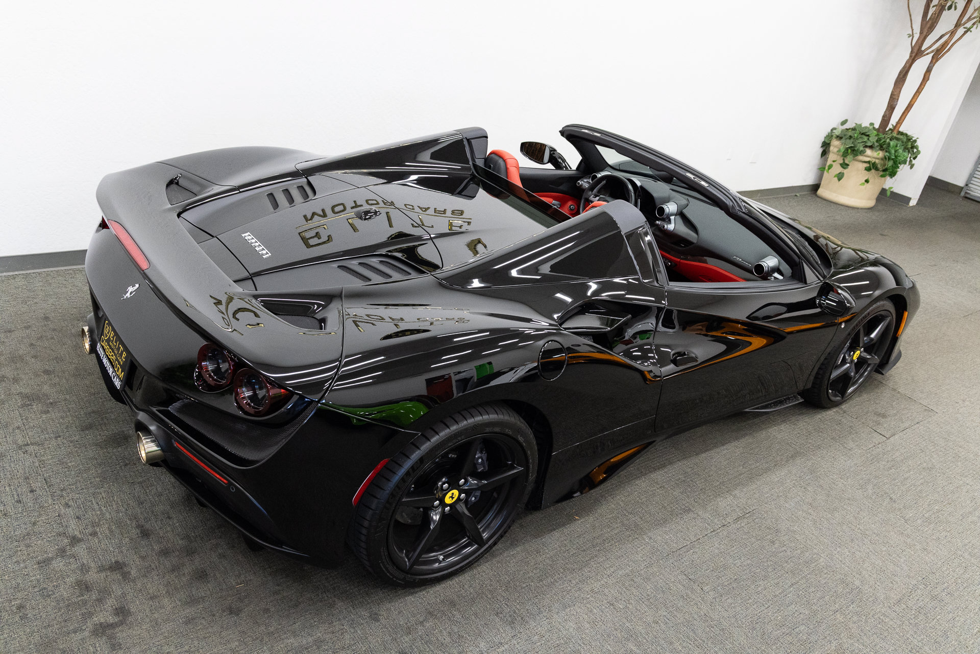 Used 2021 Ferrari F8 Tributo RWD image 30