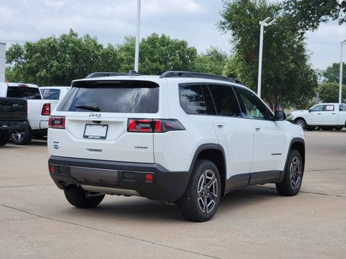 Used 2026 Jeep Cherokee Laredo AWD/4WD image 7