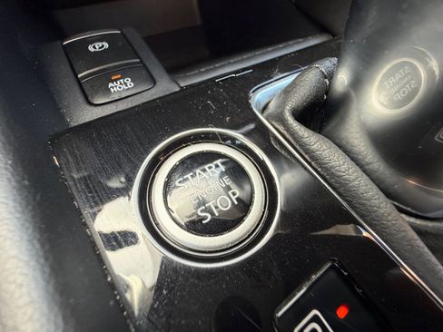 Used 2023 Nissan Kicks SR w/ SR Premium Package FWD image 30