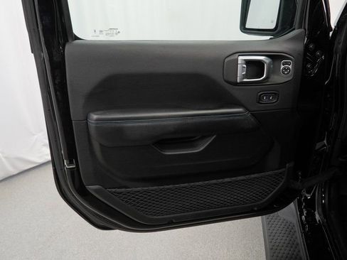 Used 2024 Jeep Wrangler High Altitude image 40