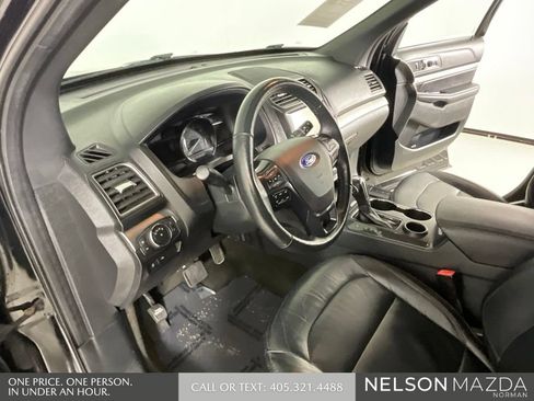 Used 2018 Ford Explorer XLT w/ Equipment Group 202A FWD image 33