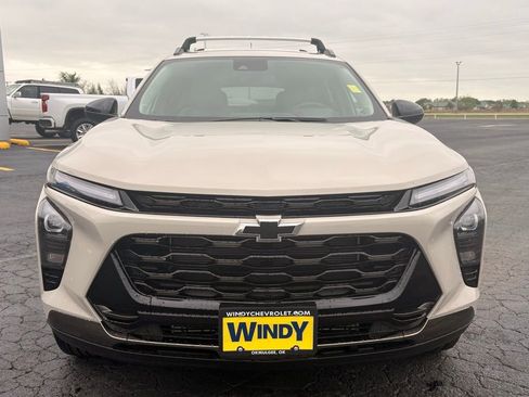 New 2026 Chevrolet Trax ACTIV FWD image 2