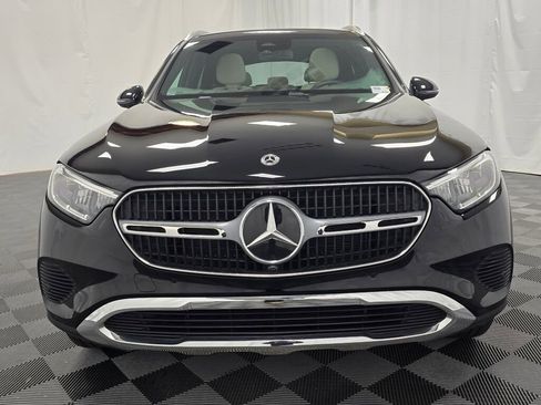 Used 2025 Mercedes-Benz GLC 300 4MATIC image 9