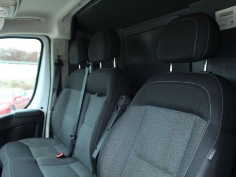 Used 2019 RAM ProMaster 2500 w/ Interior Convenience Group image 8