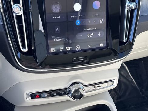 New 2026 Volvo XC40 B5 Ultra w/ Protection Package Premier image 28