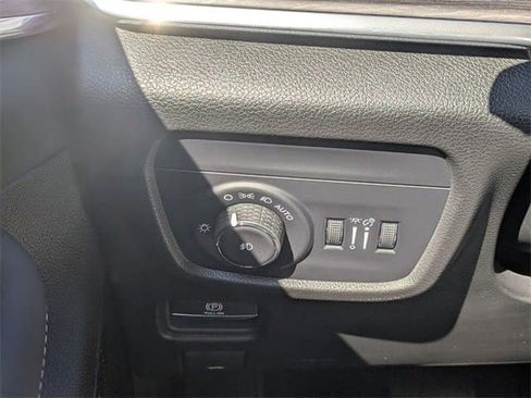 New 2025 Jeep Grand Cherokee L Overland w/ Luxury Tech Group IV image 13