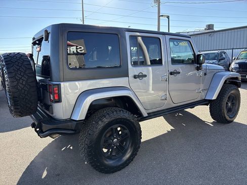 Used 2017 Jeep Wrangler Unlimited Sahara image 5
