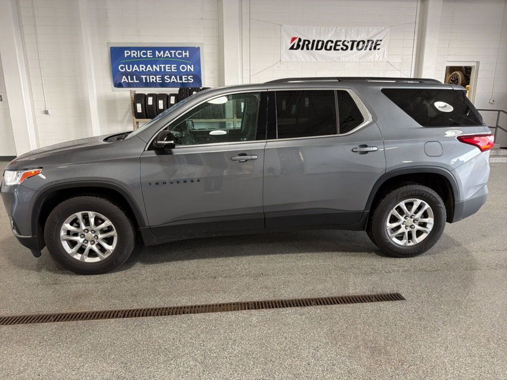 Used 2019 Chevrolet Traverse LT w/ LPO, Blackout Package AWD/4WD image 4
