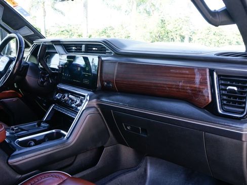 Used 2024 GMC Sierra 3500 Denali Ultimate image 42