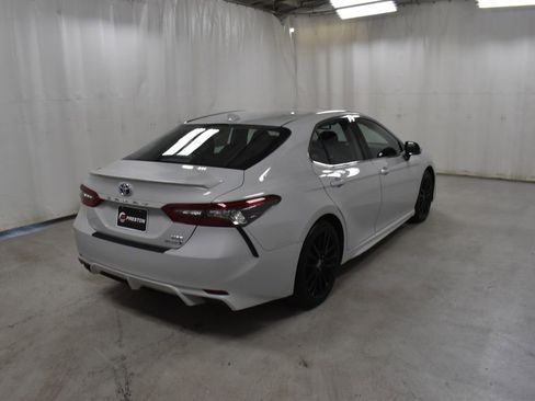 Used 2022 Toyota Camry XSE w/ Cold Weather Package image 5
