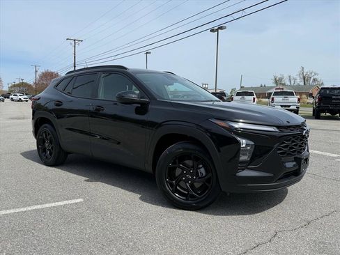 New 2026 Chevrolet Trax LT image 2