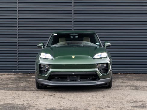 New 2026 Porsche Macan 4 Electric image 11