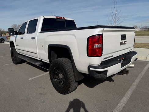 Used 2019 GMC Sierra 2500 Denali w/ Duramax Plus Package image 3