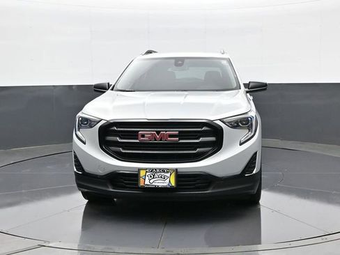 Used 2021 GMC Terrain SLE w/ Driver Convenience Package FWD image 2