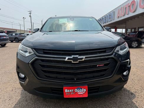Used 2021 Chevrolet Traverse RS FWD image 2