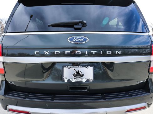 Used 2022 Ford Expedition Max XLT image 39
