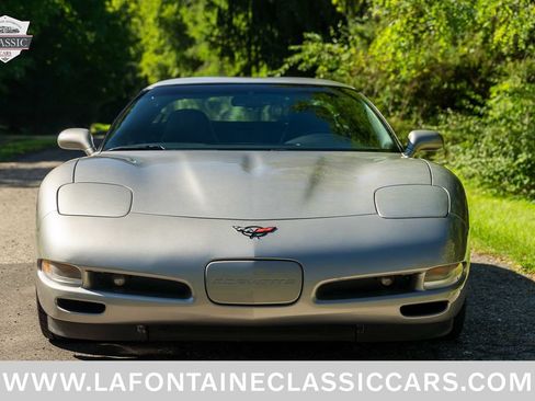 Used 1999 Chevrolet Corvette Coupe RWD image 14