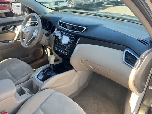 Used 2015 Nissan Rogue SV image 20