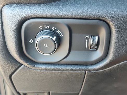 New 2024 RAM 2500 Tradesman w/ Chrome Appearance Group image 25