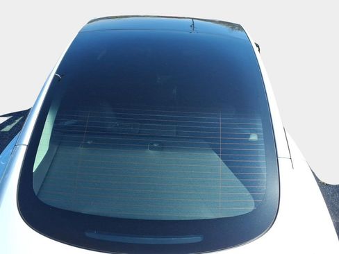 Used 2023 Tesla Model 3 Standard Range image 8