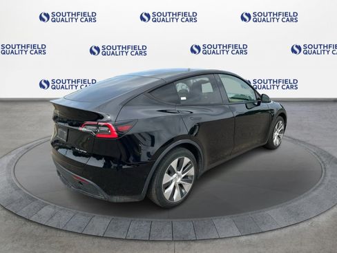 Used 2021 Tesla Model Y Long Range AWD/4WD image 7