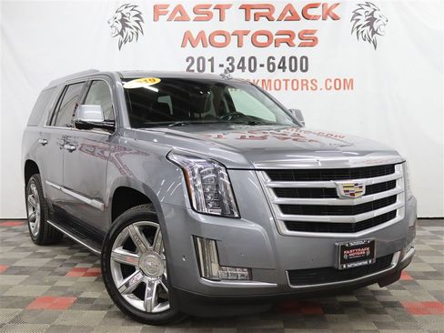 Used 2019 Cadillac Escalade Luxury image 3