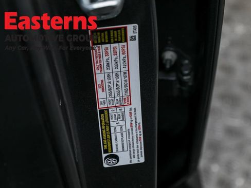 Used 2024 Nissan Pathfinder S image 34