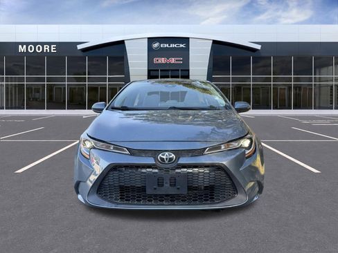 Used 2021 Toyota Corolla LE image 3