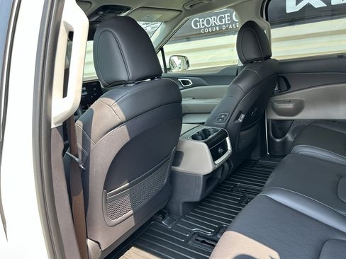 New 2026 Kia Carnival EX FWD image 13