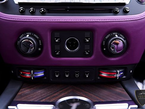 Used 2017 Rolls-Royce Wraith RWD image 78