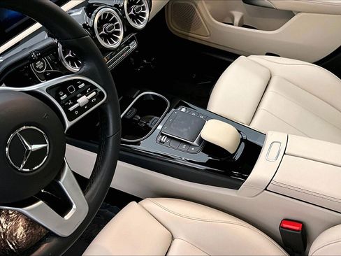 Used 2022 Mercedes-Benz CLA 250 image 14