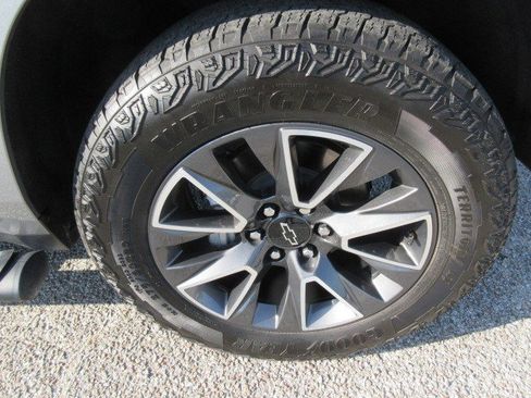 Used 2023 Chevrolet Tahoe Z71 w/ Luxury Package image 9