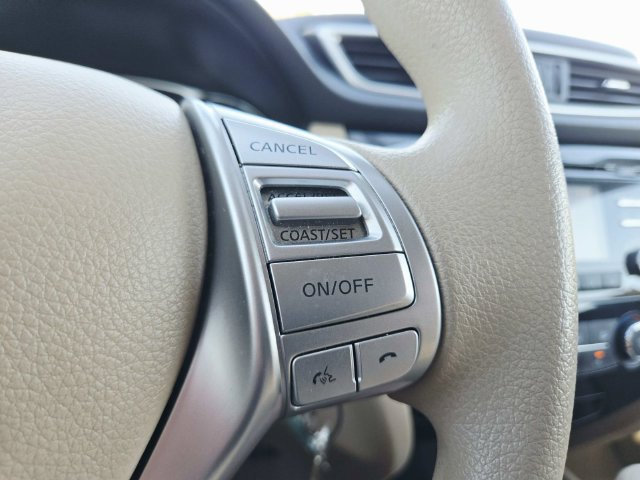 Used 2014 Nissan Rogue S AWD/4WD image 17