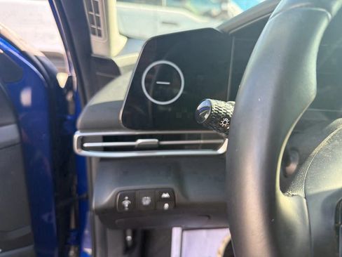 Used 2023 Hyundai Elantra Limited FWD image 21