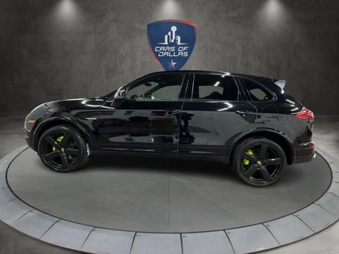 Used 2017 Porsche Cayenne S AWD/4WD image 2