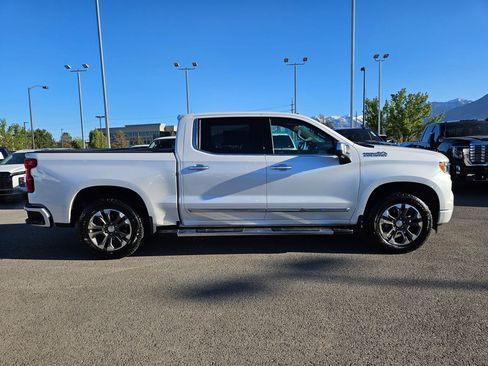 Used 2024 Chevrolet Silverado 1500 High Country w/ Z71 Off-Road Package image 2